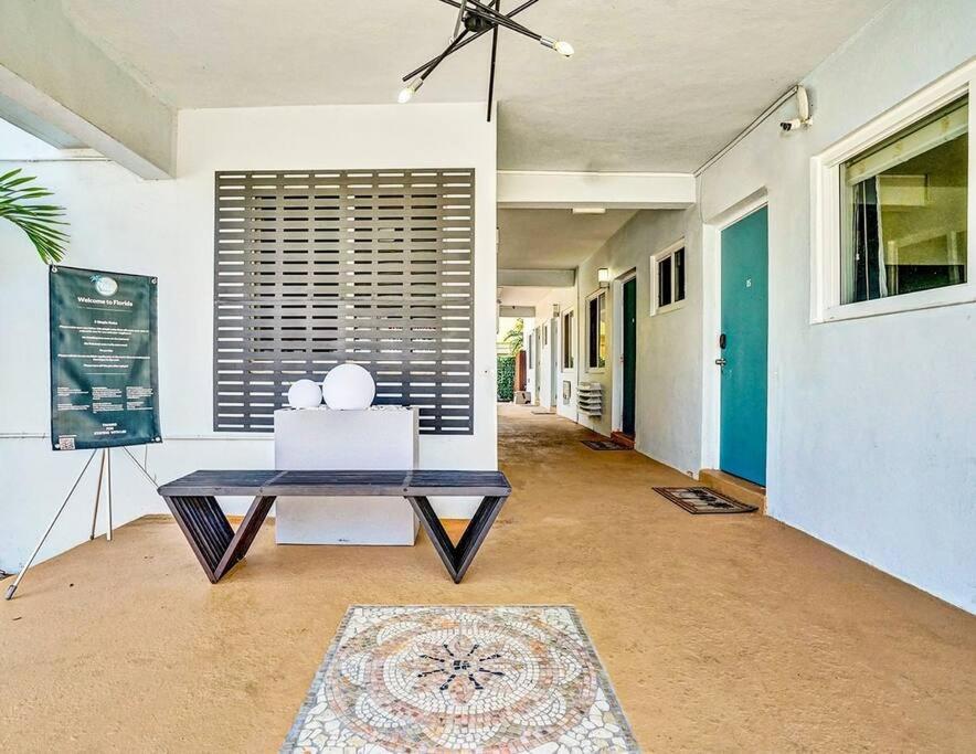 Hollywood Beach, Steps To The Beach, Pool Екстериор снимка